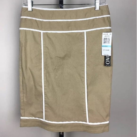 XOXO Beige Pencil Skirt W/ White Trim Size 5/6 NWT - Picture 2 of 4